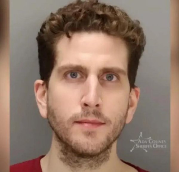上海股票配资公司 残杀4名大学生却要逃脱死刑！凶手身份竟是犯罪学博士